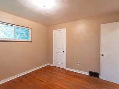 194 Woodridge Dr #1 - Photo 5 of 11