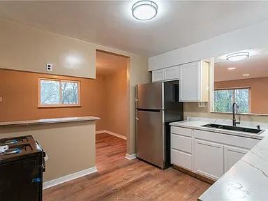 194 Woodridge Dr #1 - Photo 7 of 11