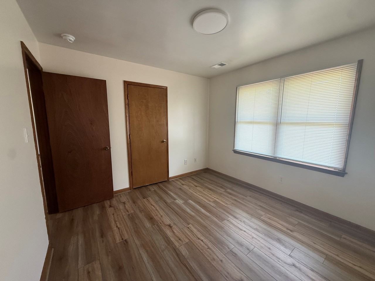 1282 Jaclyn Ln #1 - Photo 3 of 6