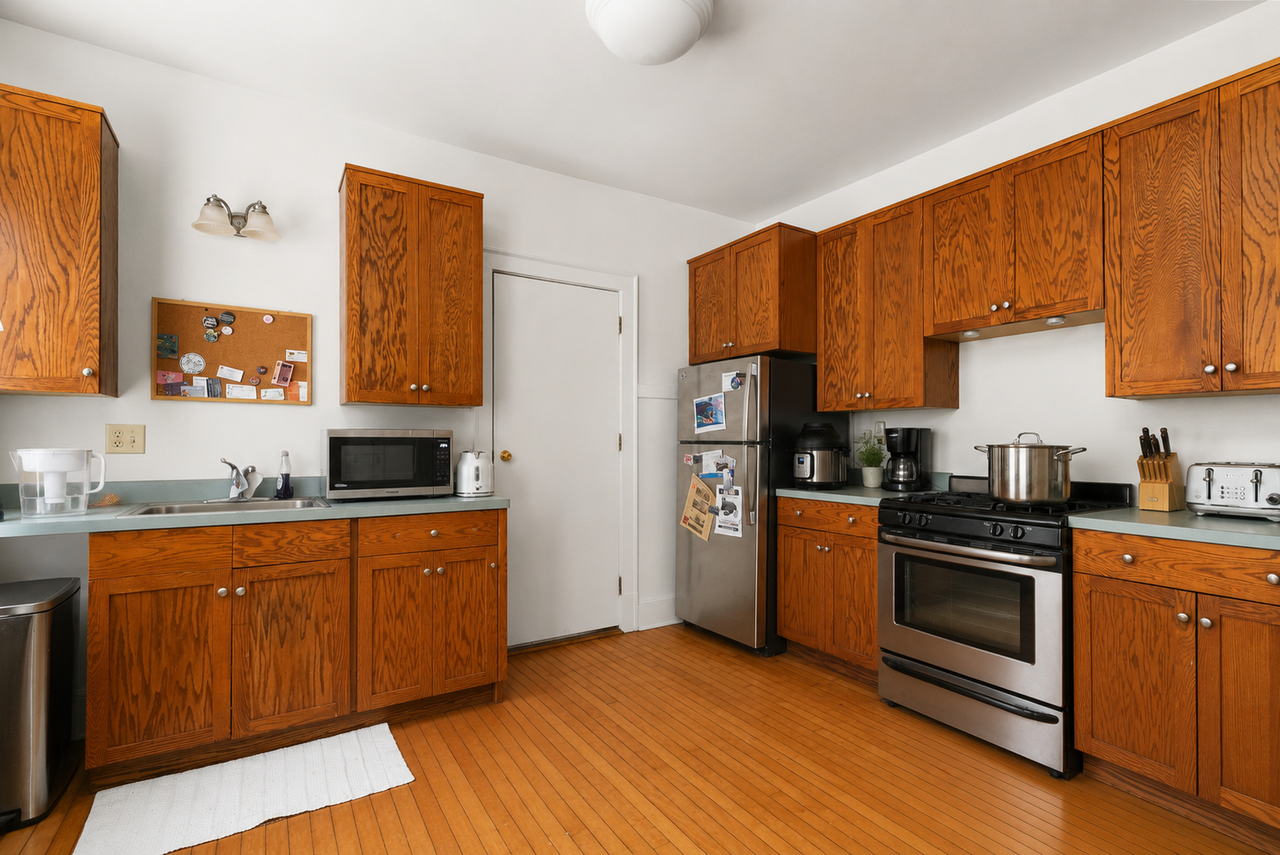 611 S Baldwin St #611 - Photo 4 of 15