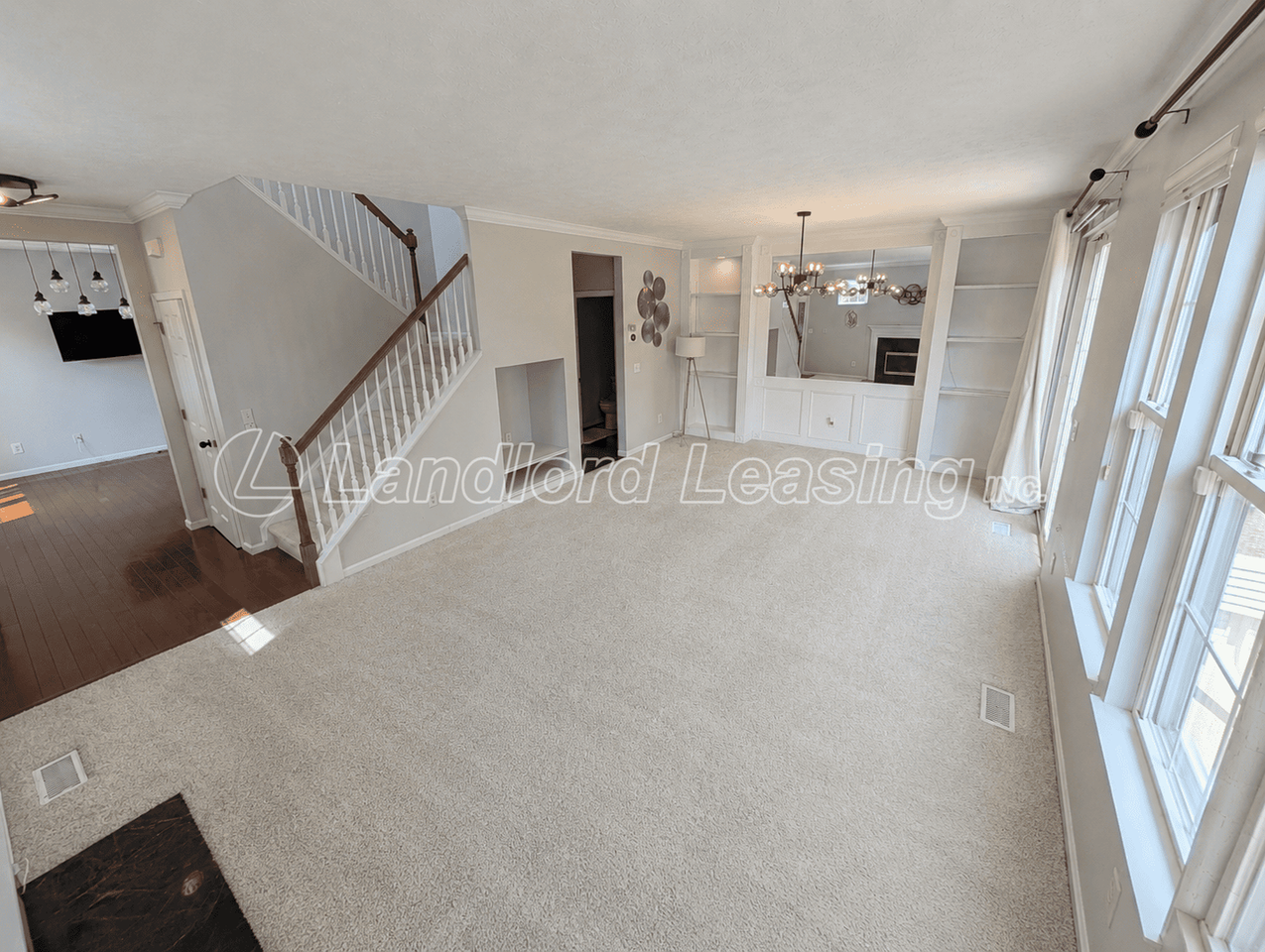 33317 Fairport Dr - Photo 2 of 21