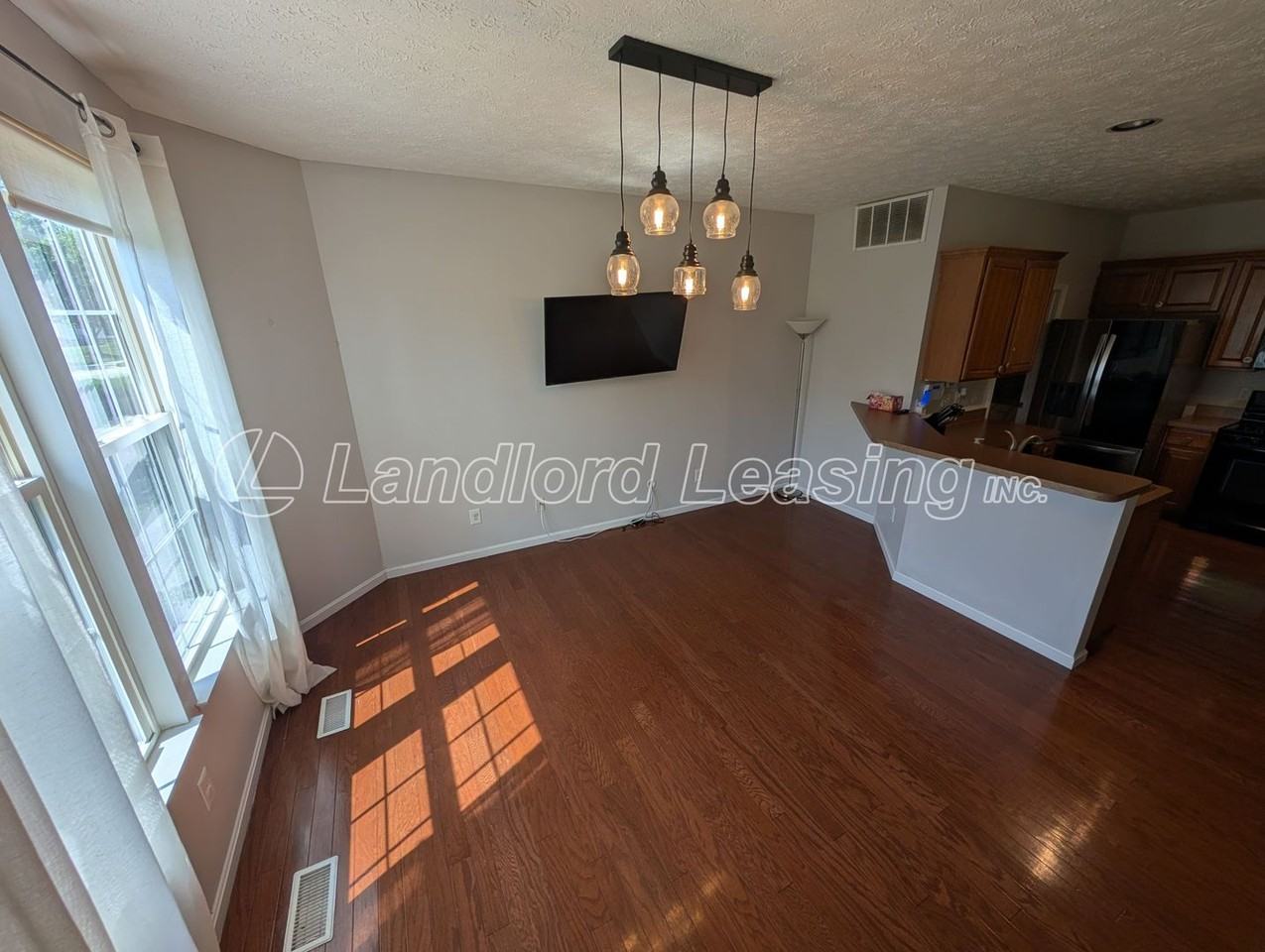 33317 Fairport Dr - Photo 4 of 21