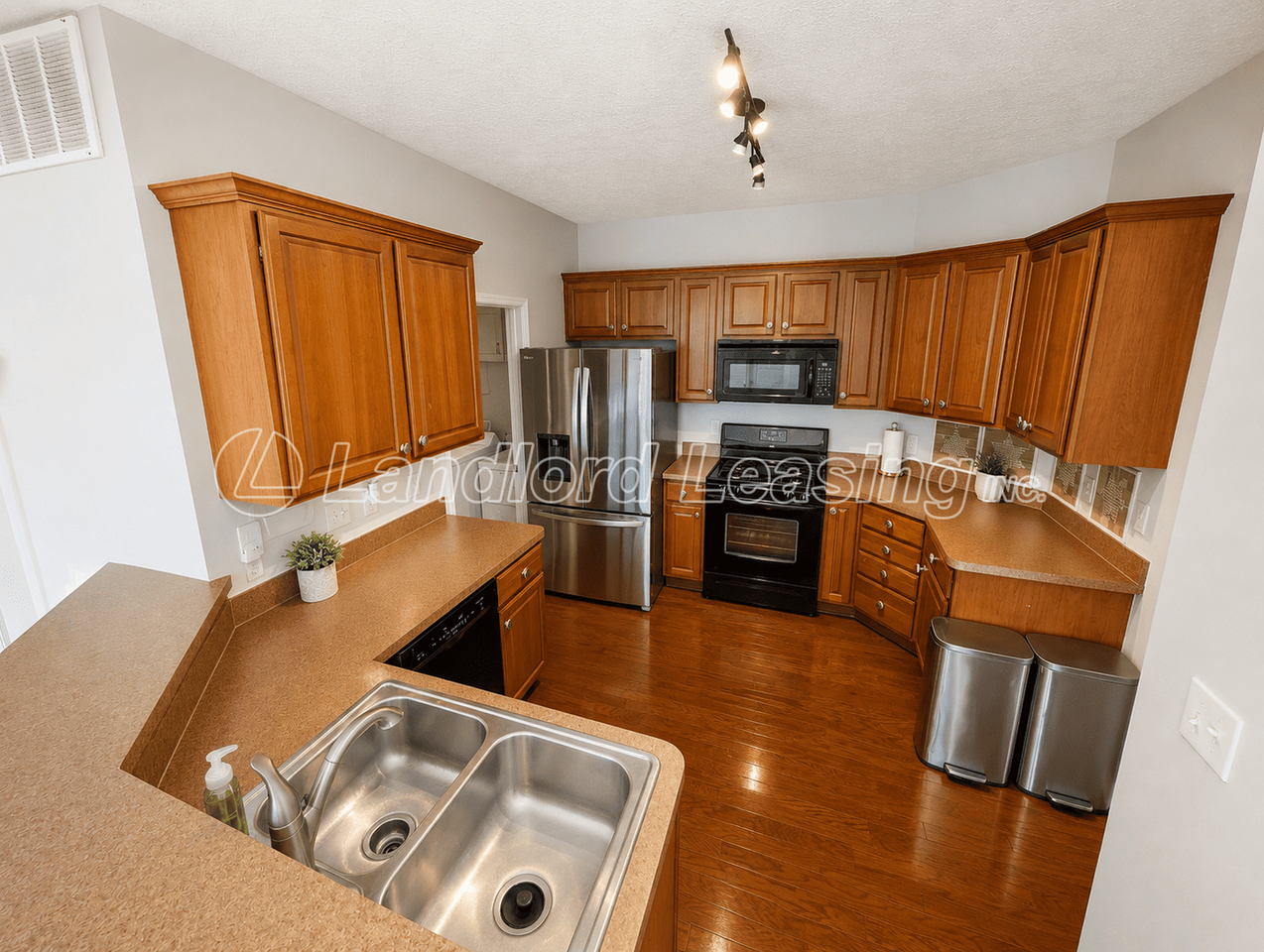 33317 Fairport Dr - Photo 5 of 21