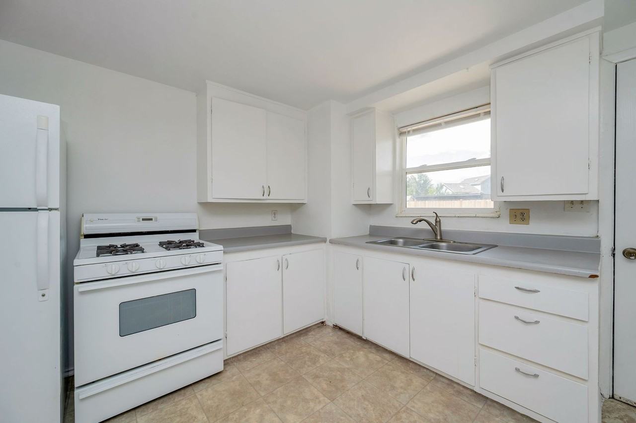 8228 S 1750 W - Photo 2 of 17