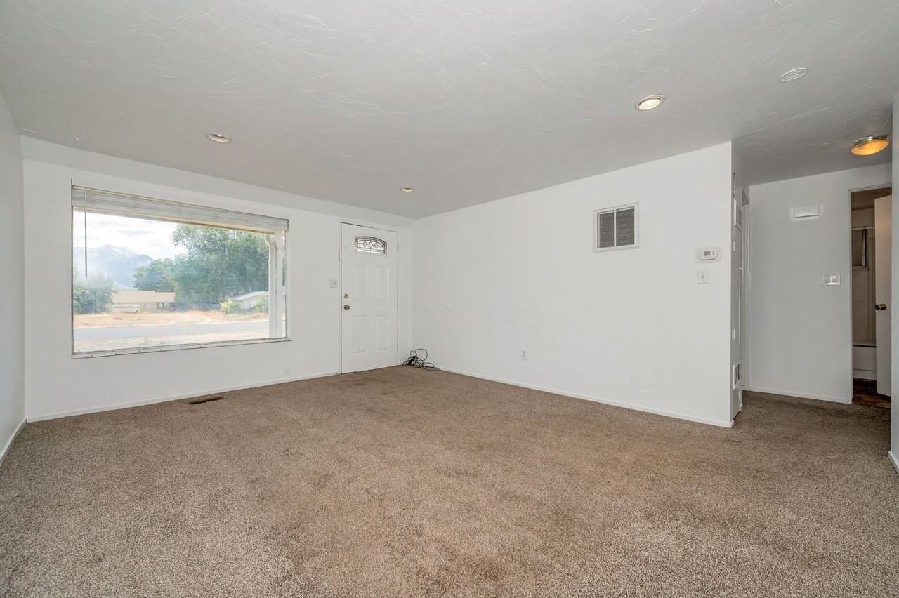 8228 S 1750 W - Photo 6 of 17