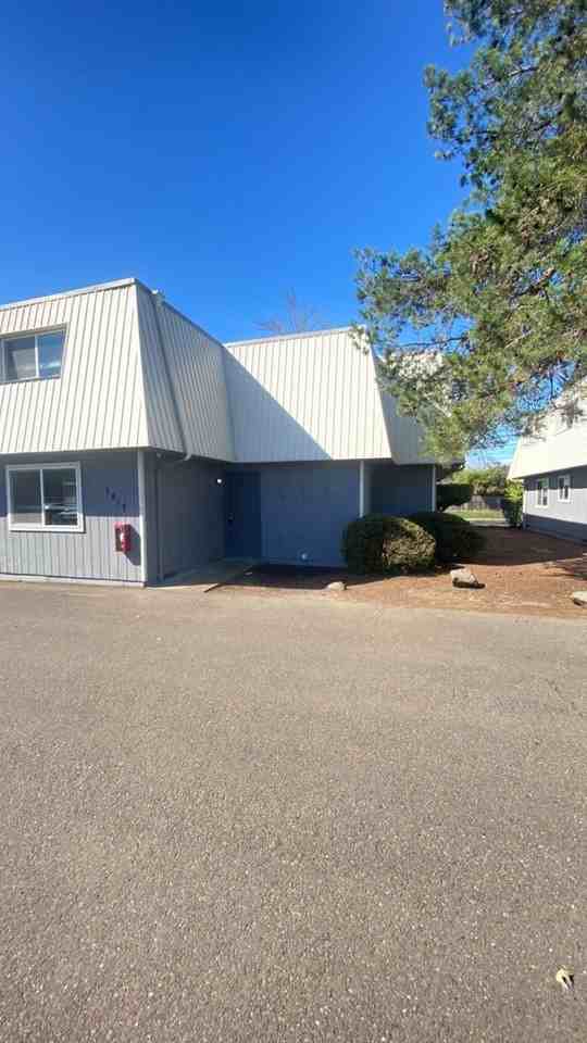 1417 Nw Kings Blvd - Photo 2 of 15