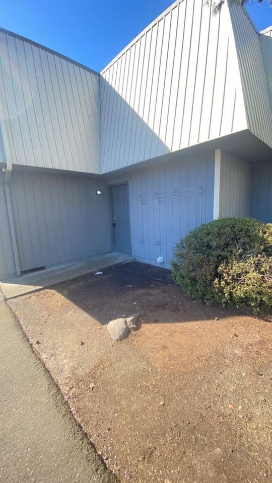 1417 Nw Kings Blvd - Photo 3 of 15