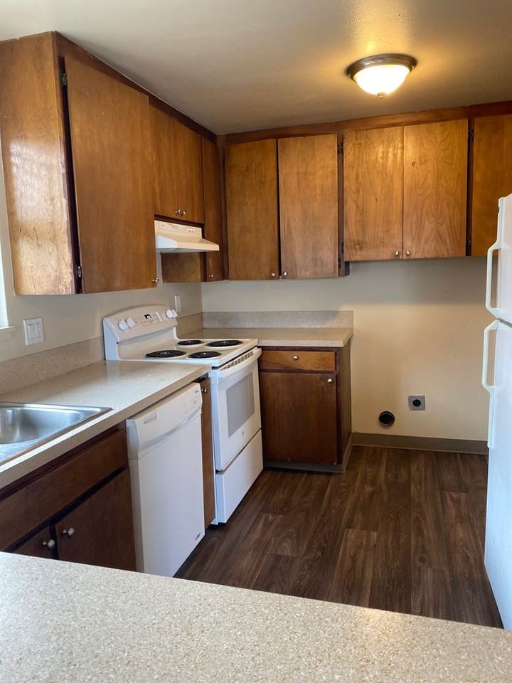 1417 Nw Kings Blvd - Photo 5 of 15