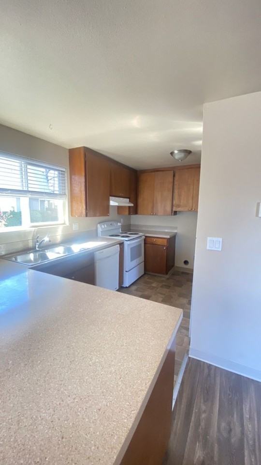 1417 Nw Kings Blvd - Photo 6 of 15