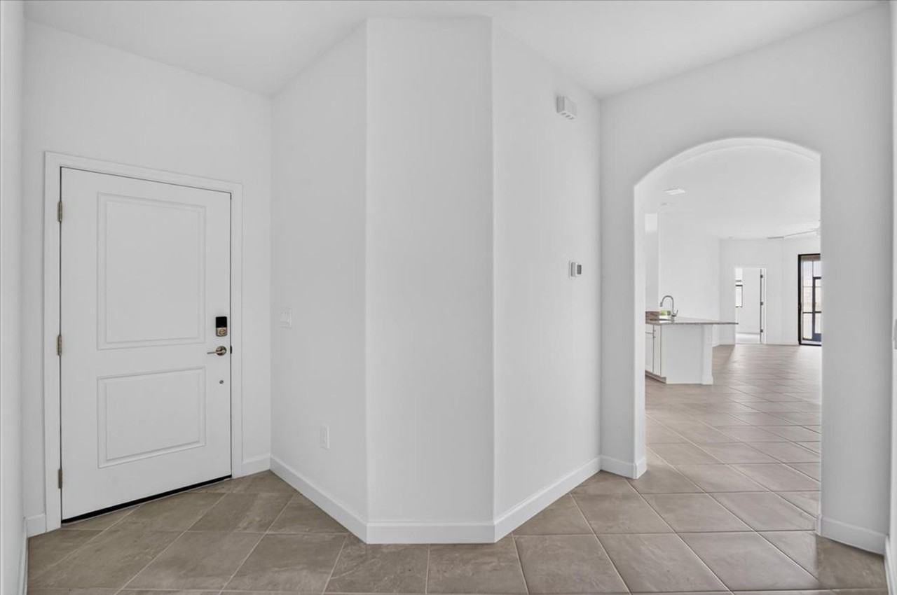 5316 Crystal Harbor Cv - Photo 7 of 50