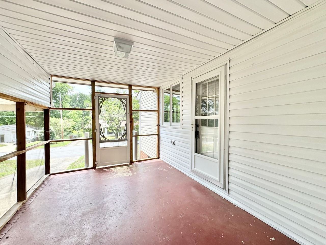 1600 Piper Pl - Photo 2 of 17