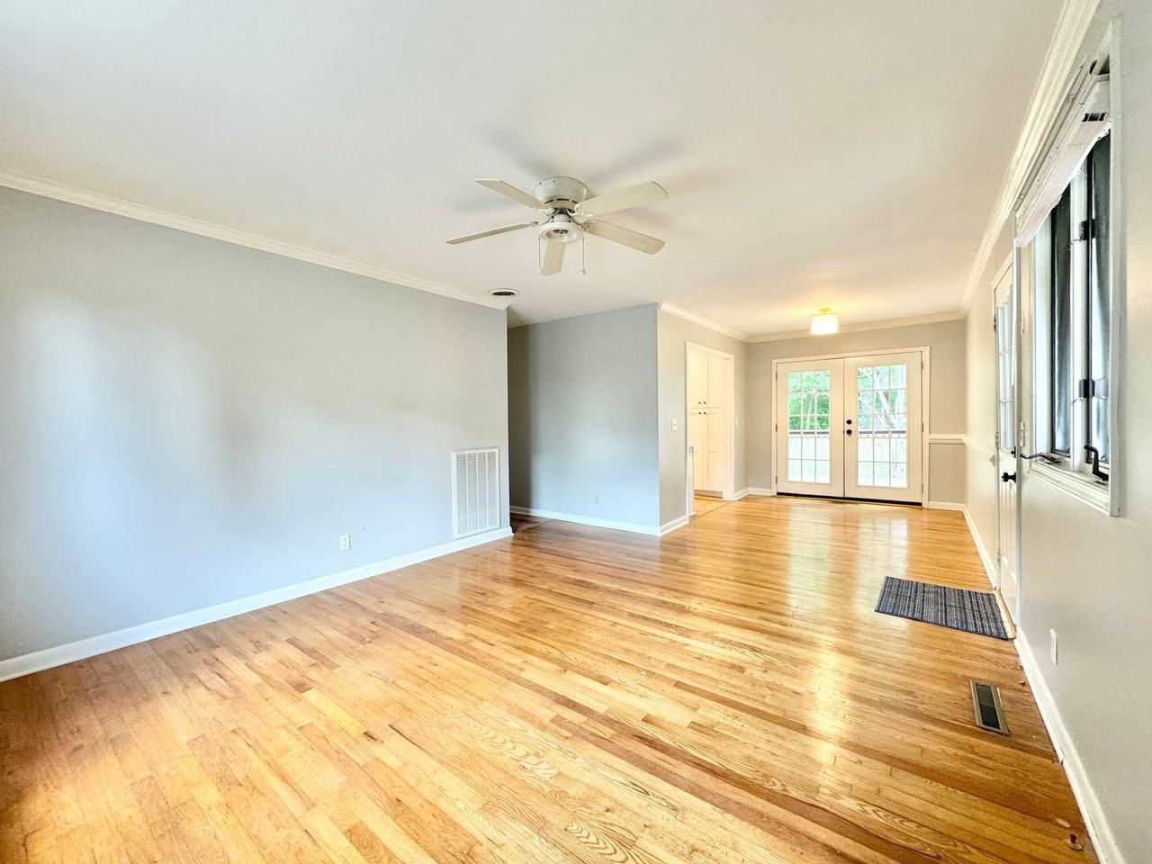 1600 Piper Pl - Photo 3 of 17