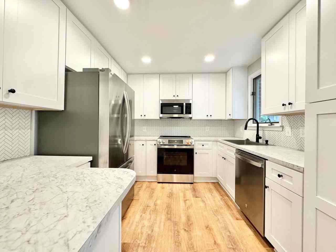 1600 Piper Pl - Photo 6 of 17