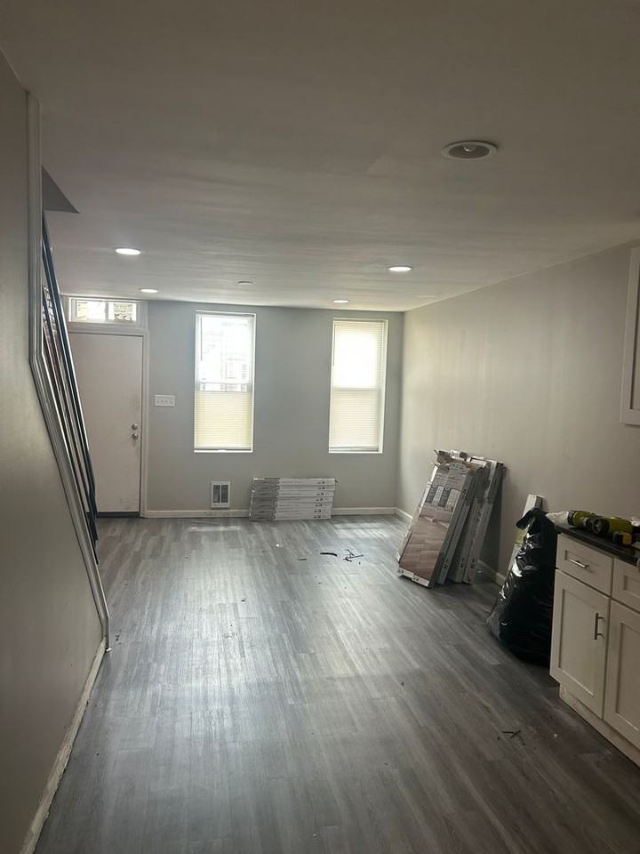 1823 E Orleans St - Photo 5 of 15