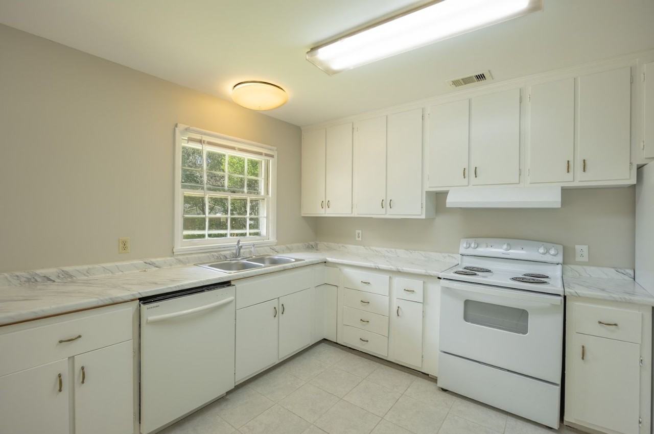 104 Herty Dr - Photo 4 of 16
