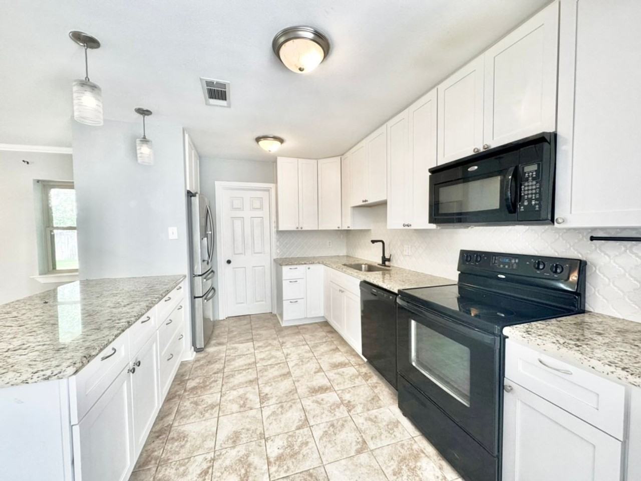 15826 New Market Dr - Photo 6 of 21