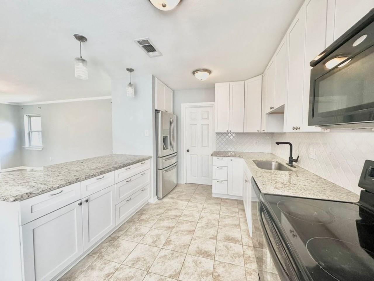 15826 New Market Dr - Photo 7 of 21