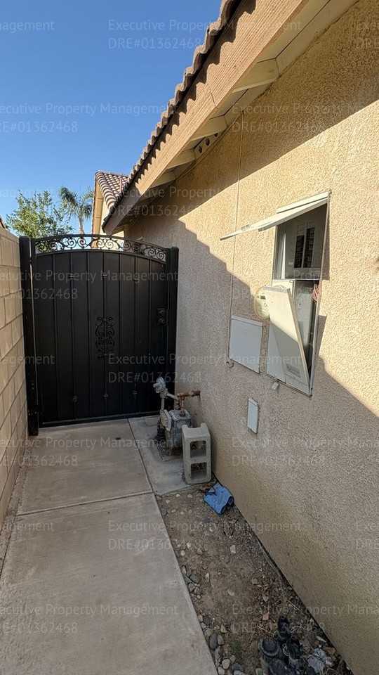 12108 Flat Iron Ct - Photo 4 of 50