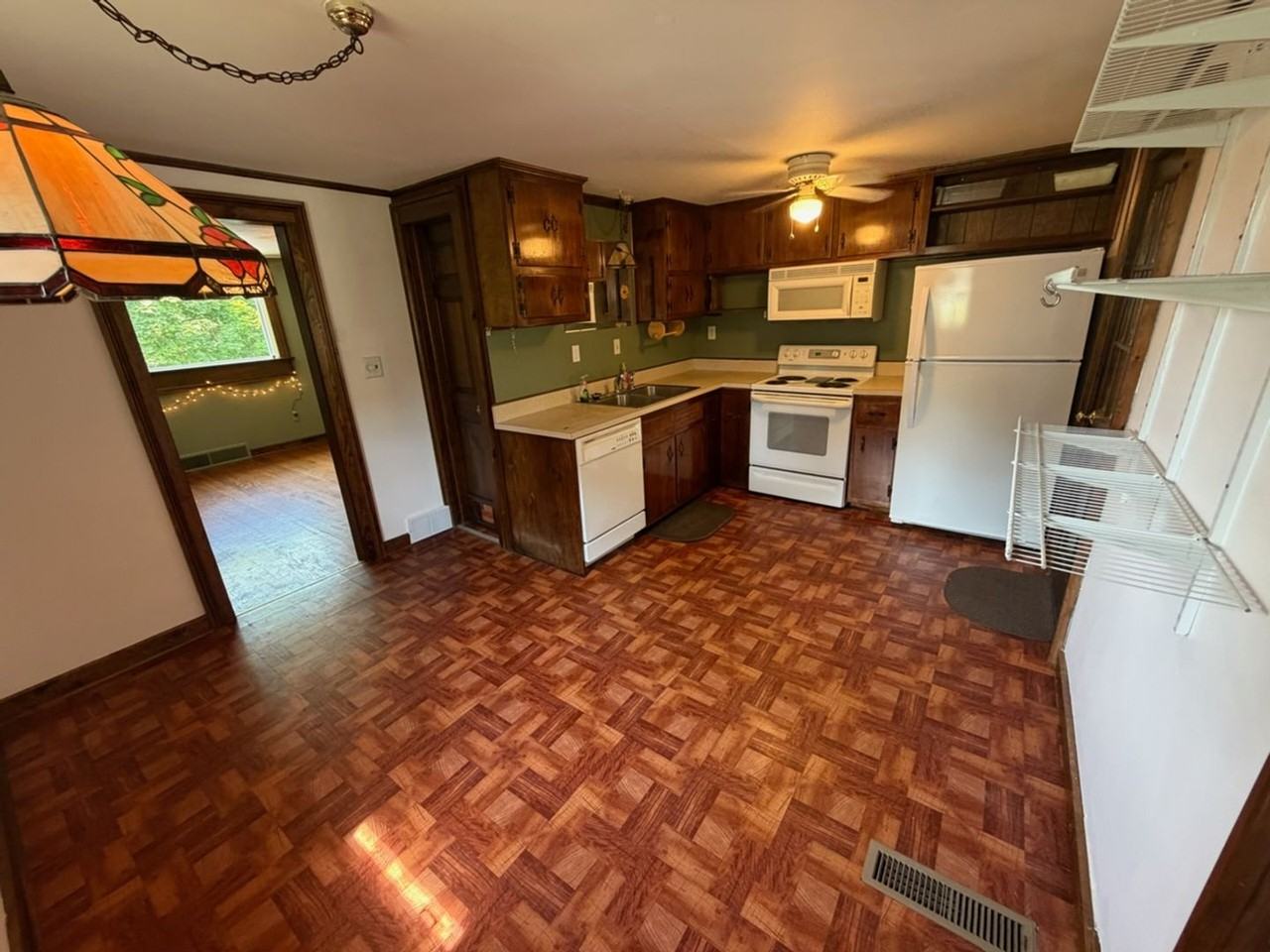 4 Chestnut St - Photo 2 of 11