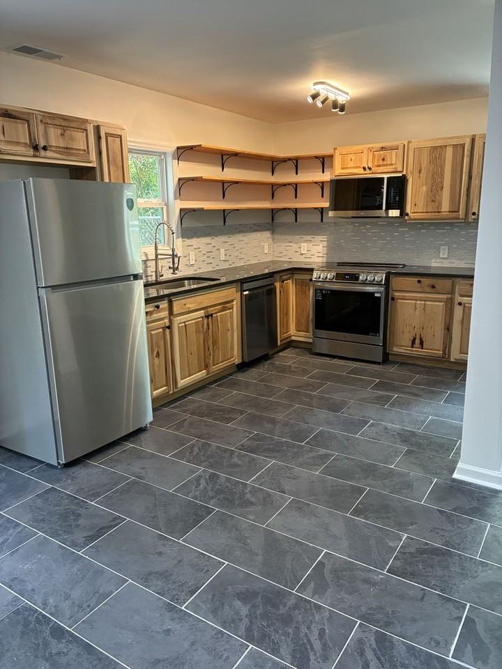2711A Klapman Rd - Photo 3 of 21
