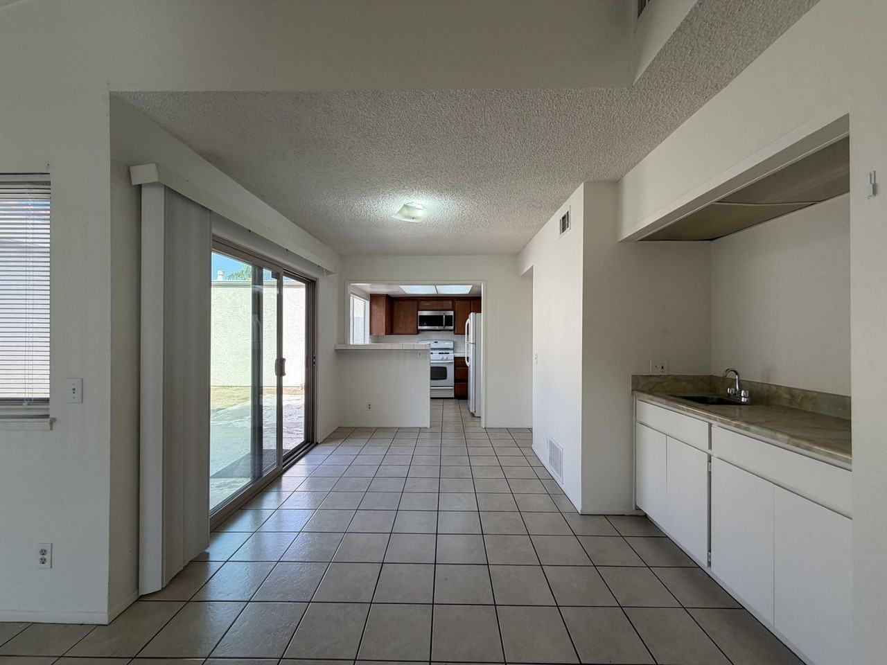 1594 Christopher Ln - Photo 6 of 39