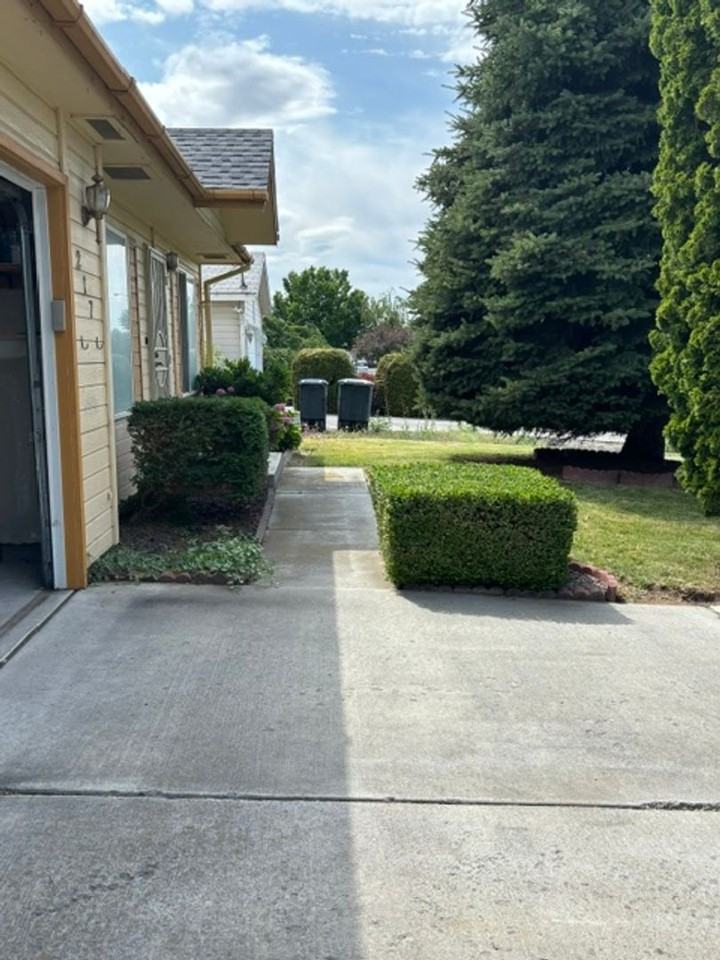 217 E Belair Dr - Photo 2 of 24