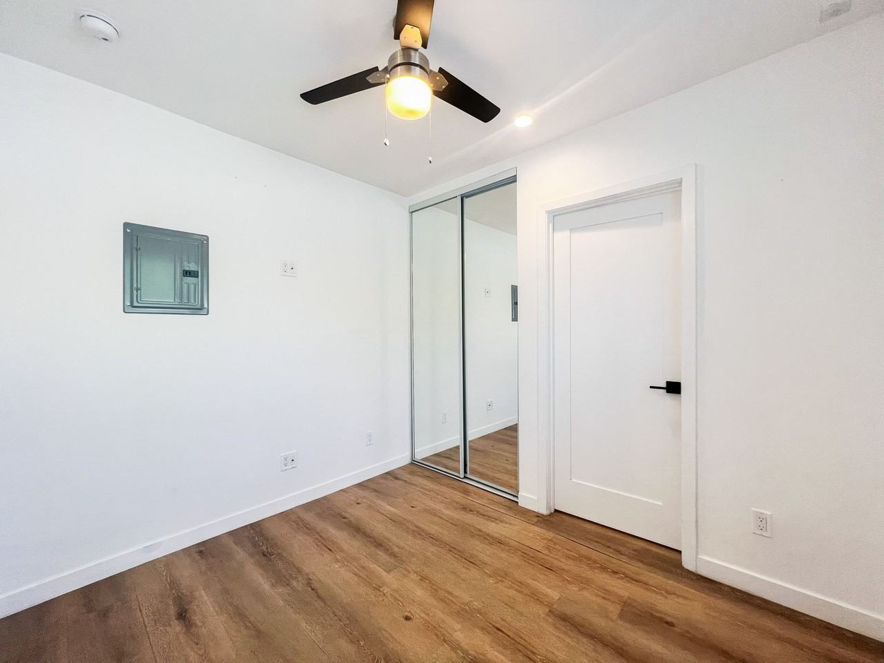 3795 Rosewood Ave - Photo 2 of 5