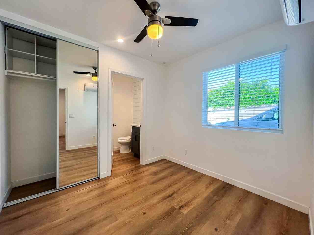 3795 Rosewood Ave - Photo 3 of 5