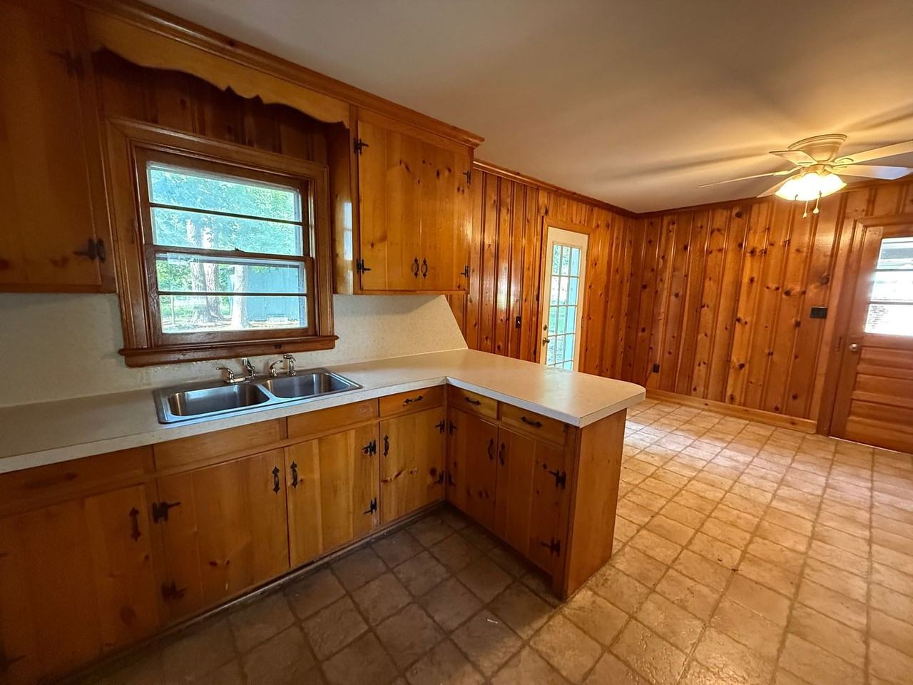 1302 Dogwood Ln Nw - Photo 5 of 14