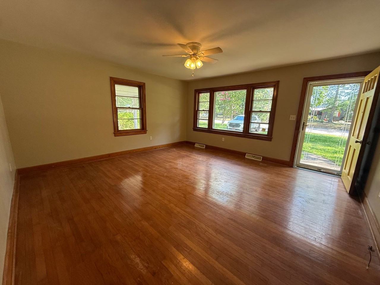 1302 Dogwood Ln Nw - Photo 3 of 14