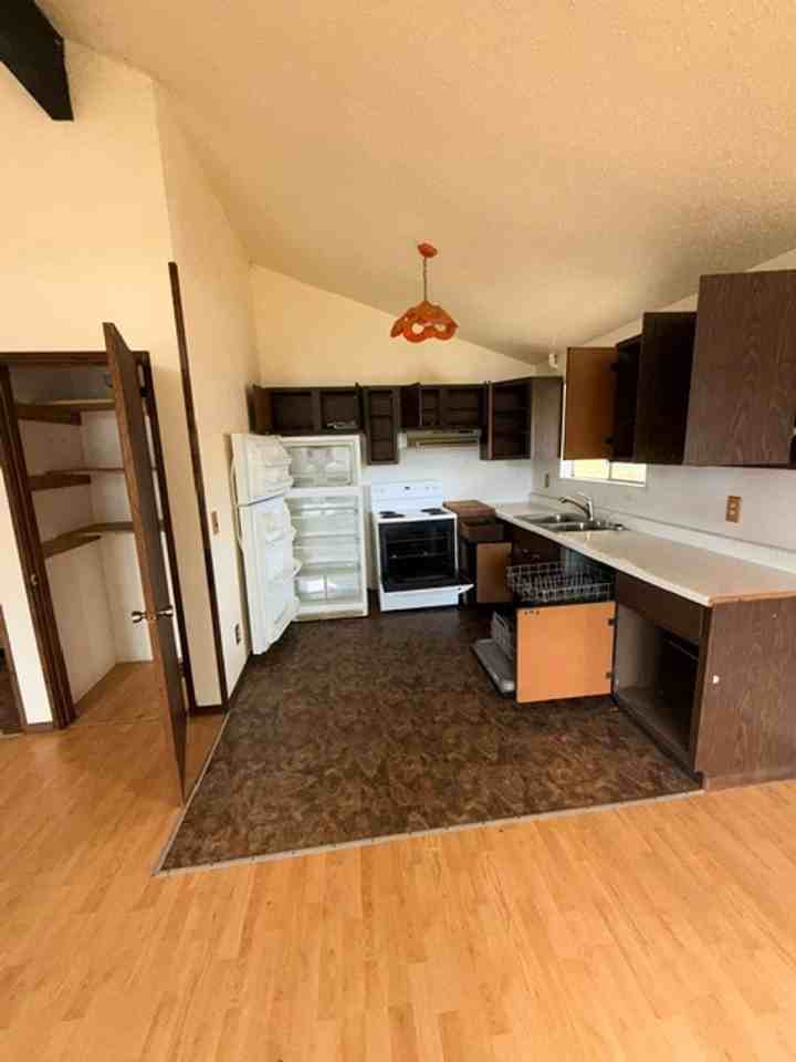 880 Pheasant Ct Sw - Photo 3 of 10