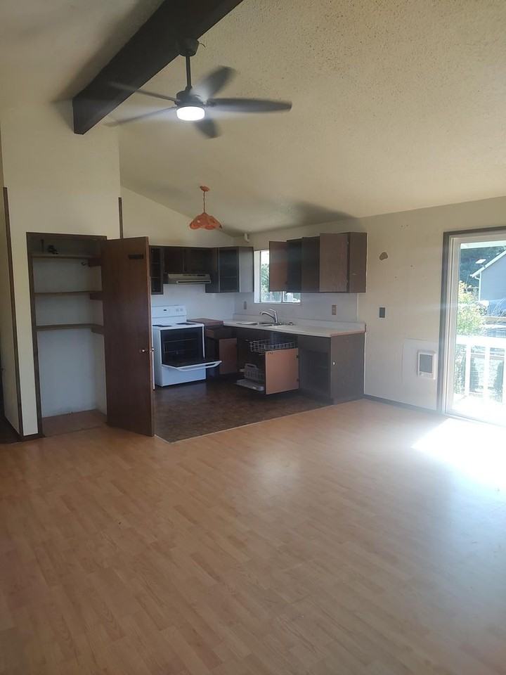 880 Pheasant Ct Sw - Photo 4 of 10