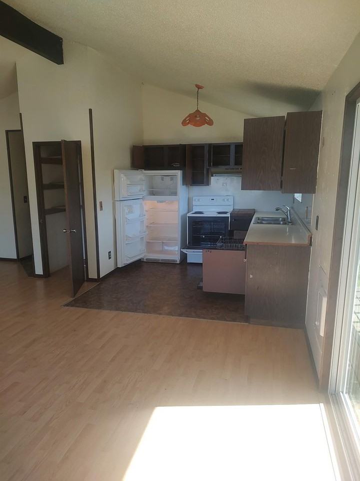 880 Pheasant Ct Sw - Photo 5 of 10