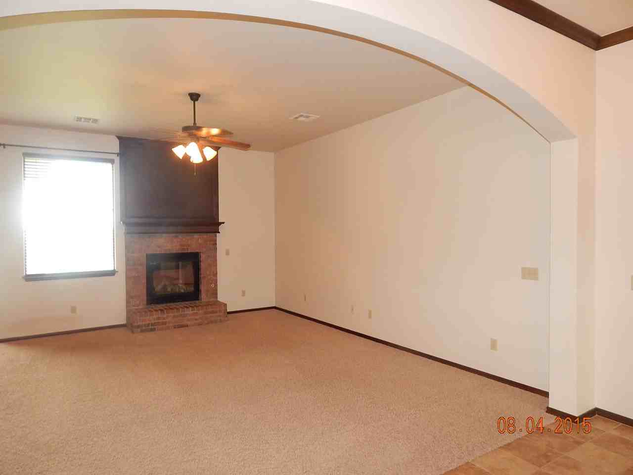 2324 Nw 151st St - Photo 4 of 18