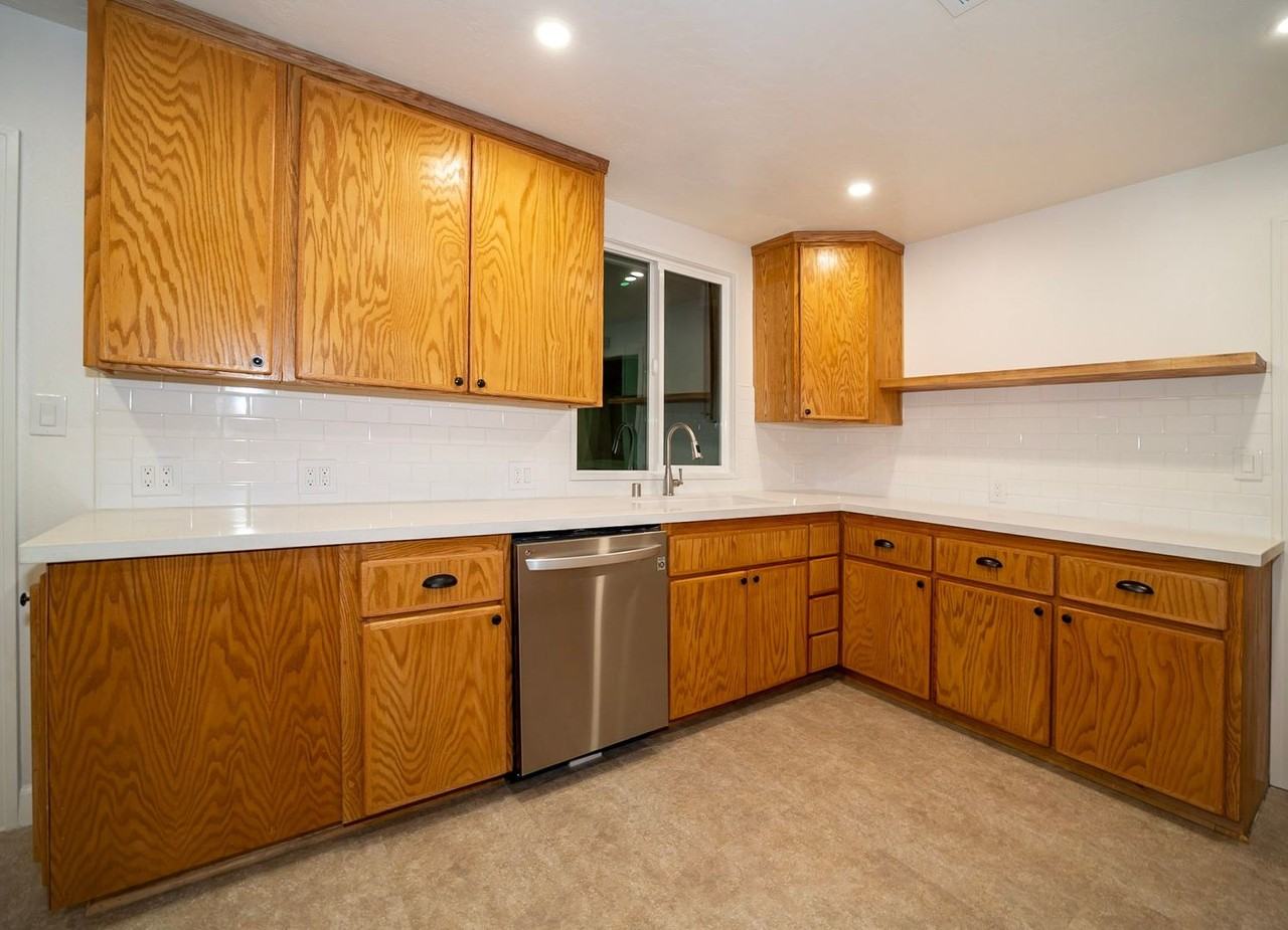 3256 Strevel Way - Photo 3 of 11