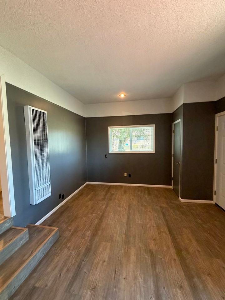 1117 N Alameda Ave - Photo 2 of 12