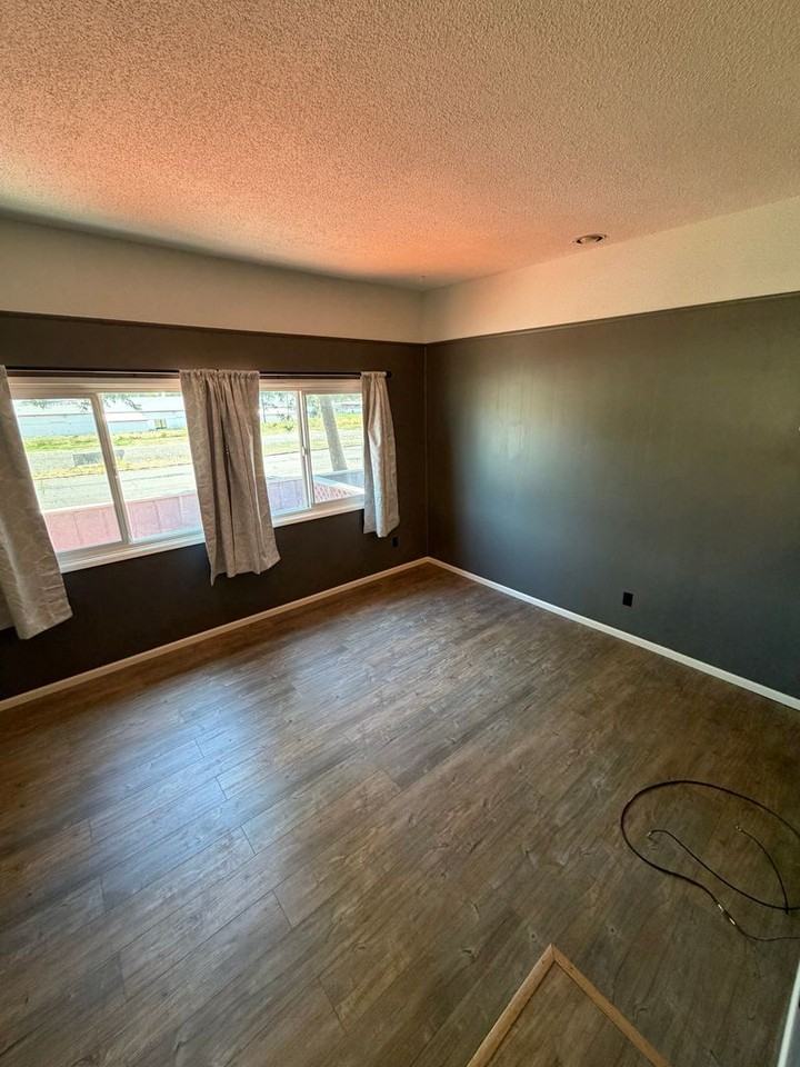 1117 N Alameda Ave - Photo 5 of 12