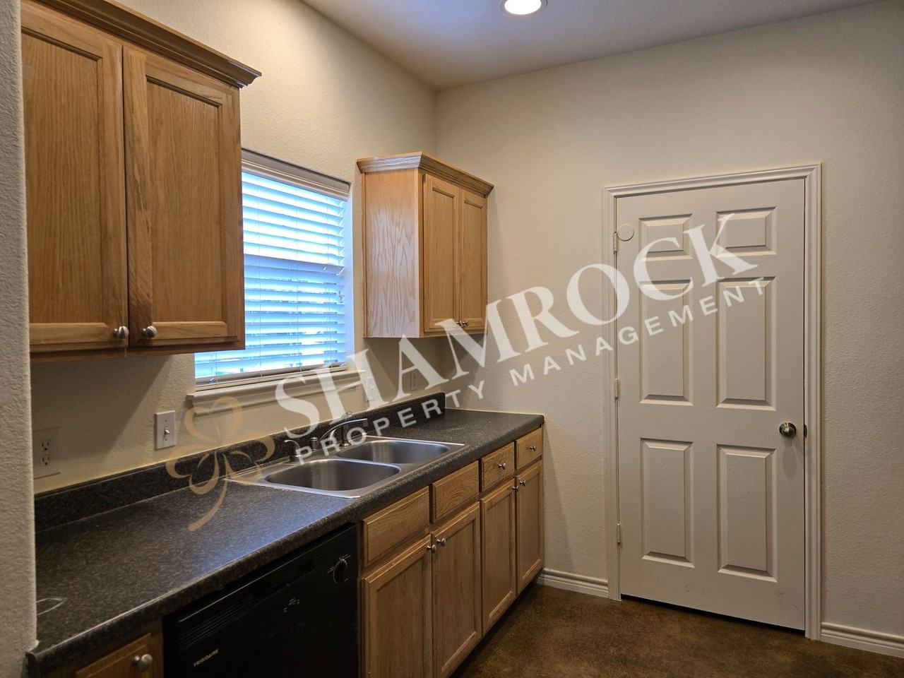 812 Chambers Creek Cir - Photo 5 of 14