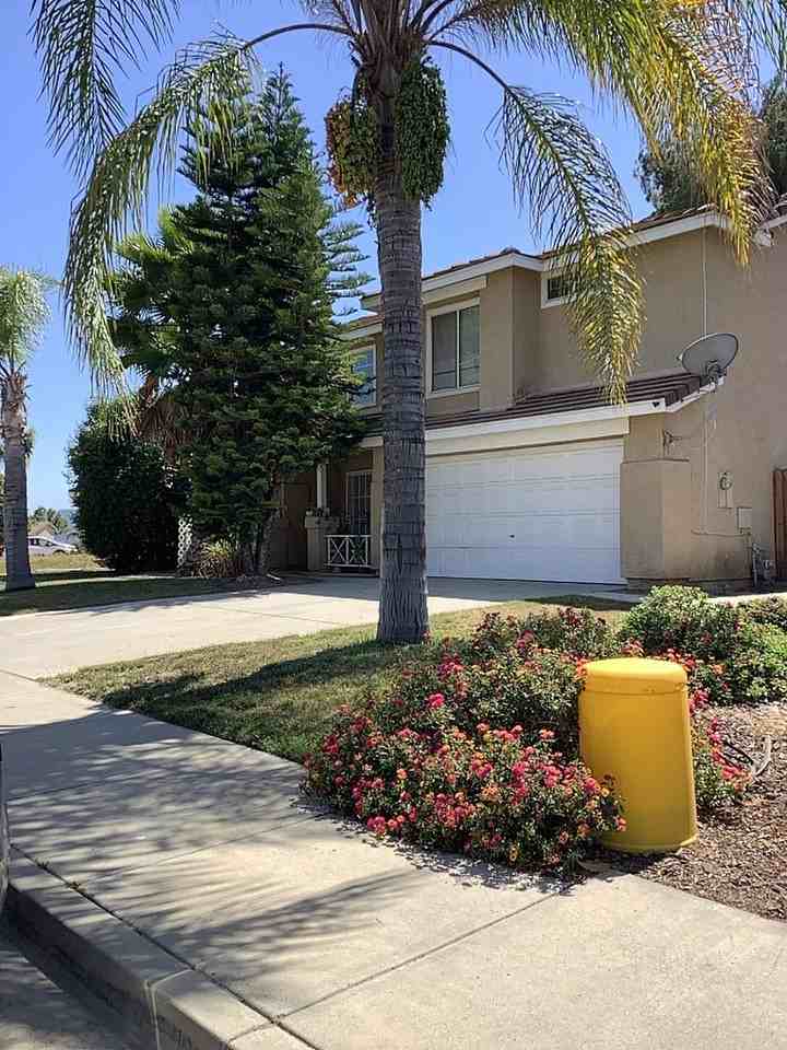 40639 Vernay St - Photo 2 of 2
