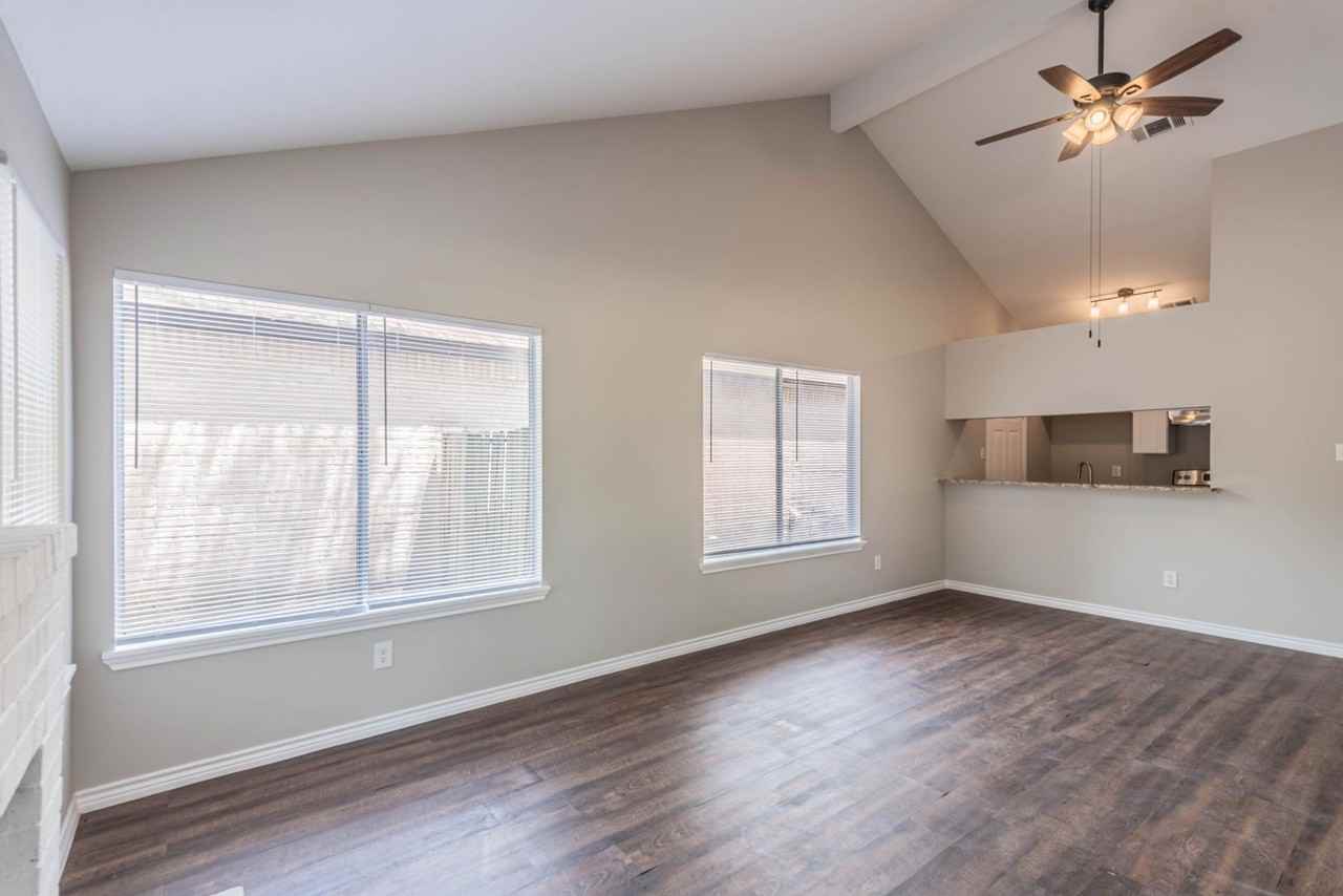 7522 Pepperbrook Dr - Photo 3 of 18