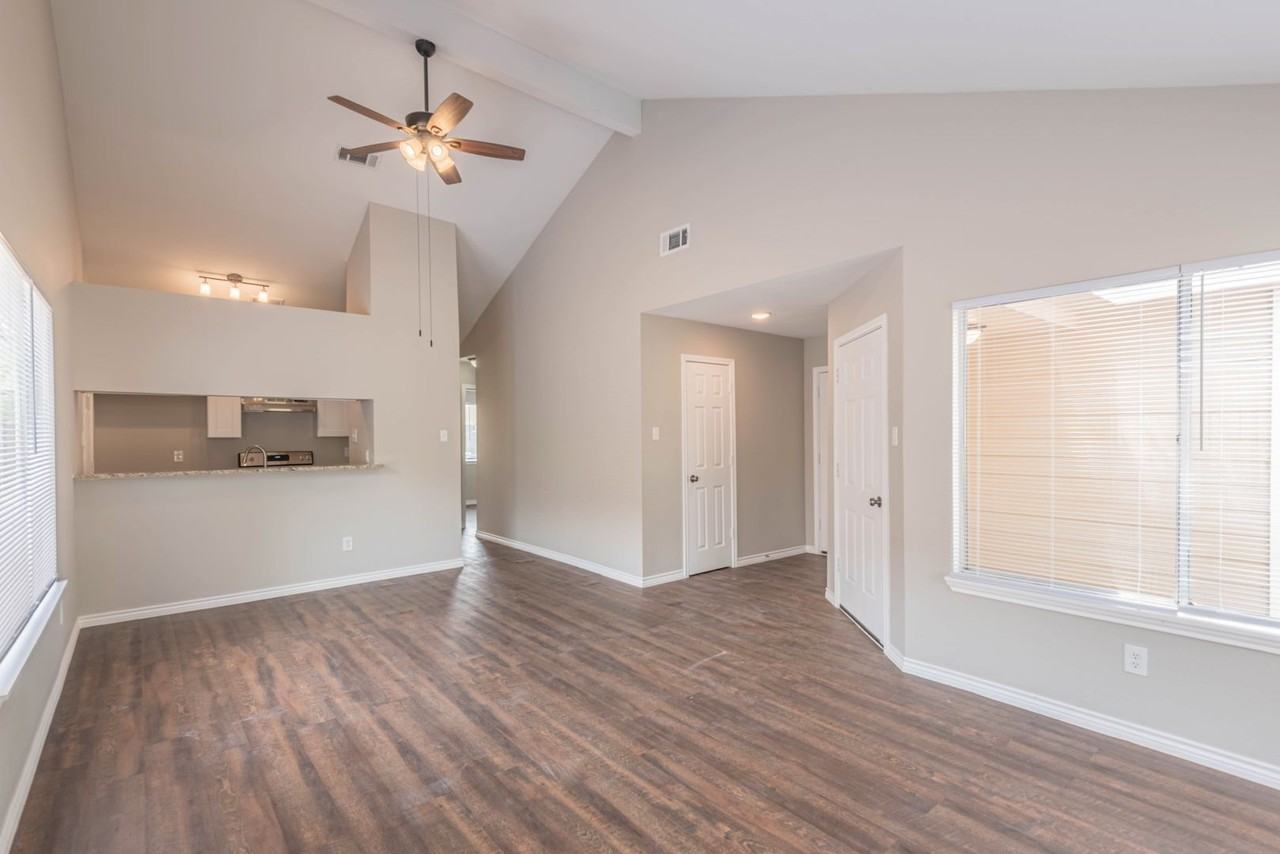 7522 Pepperbrook Dr - Photo 4 of 18
