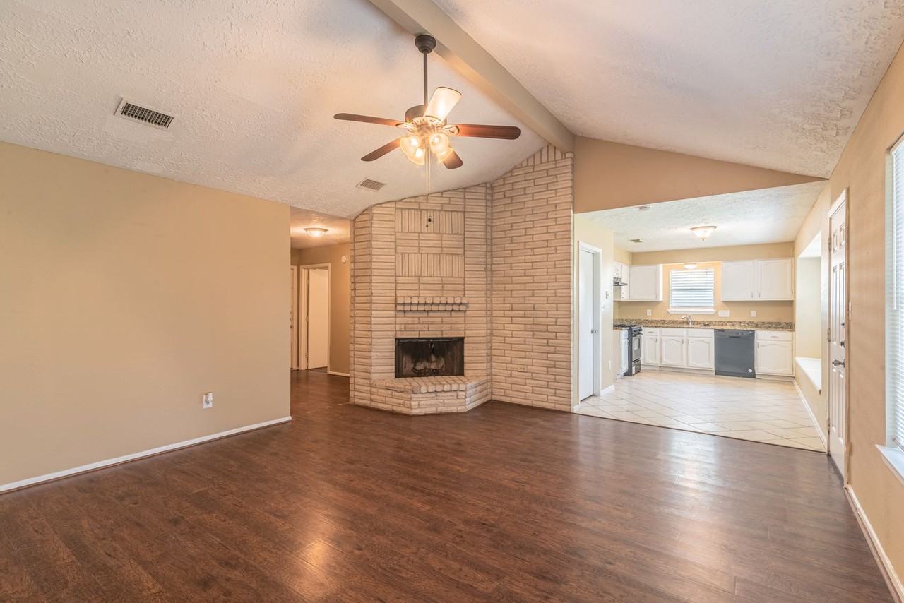 14210 Galvani Dr - Photo 4 of 17