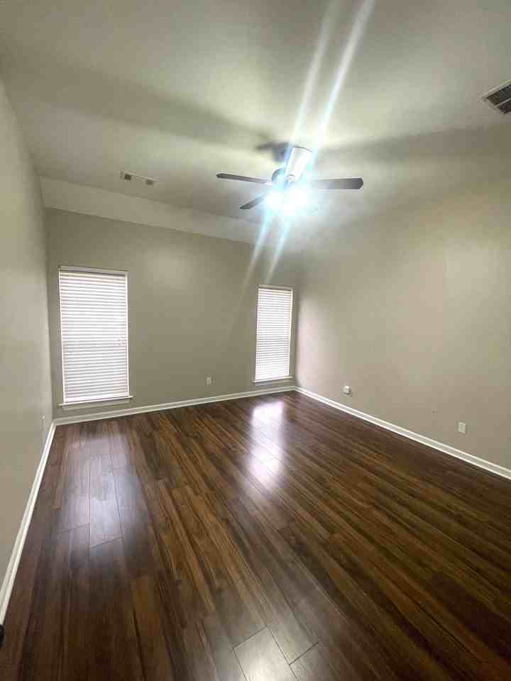 9456 Club Walk Ct - Photo 4 of 21