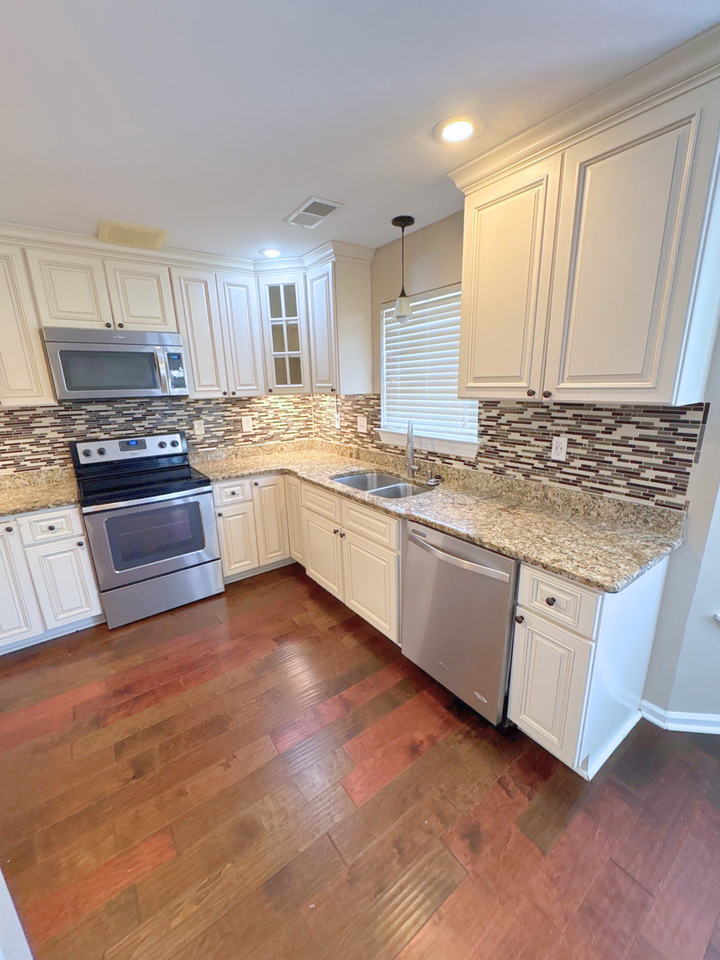 9456 Club Walk Ct - Photo 5 of 21