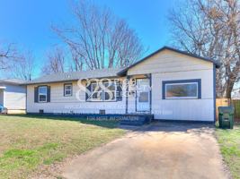 featured image of 1004 Holly Dr