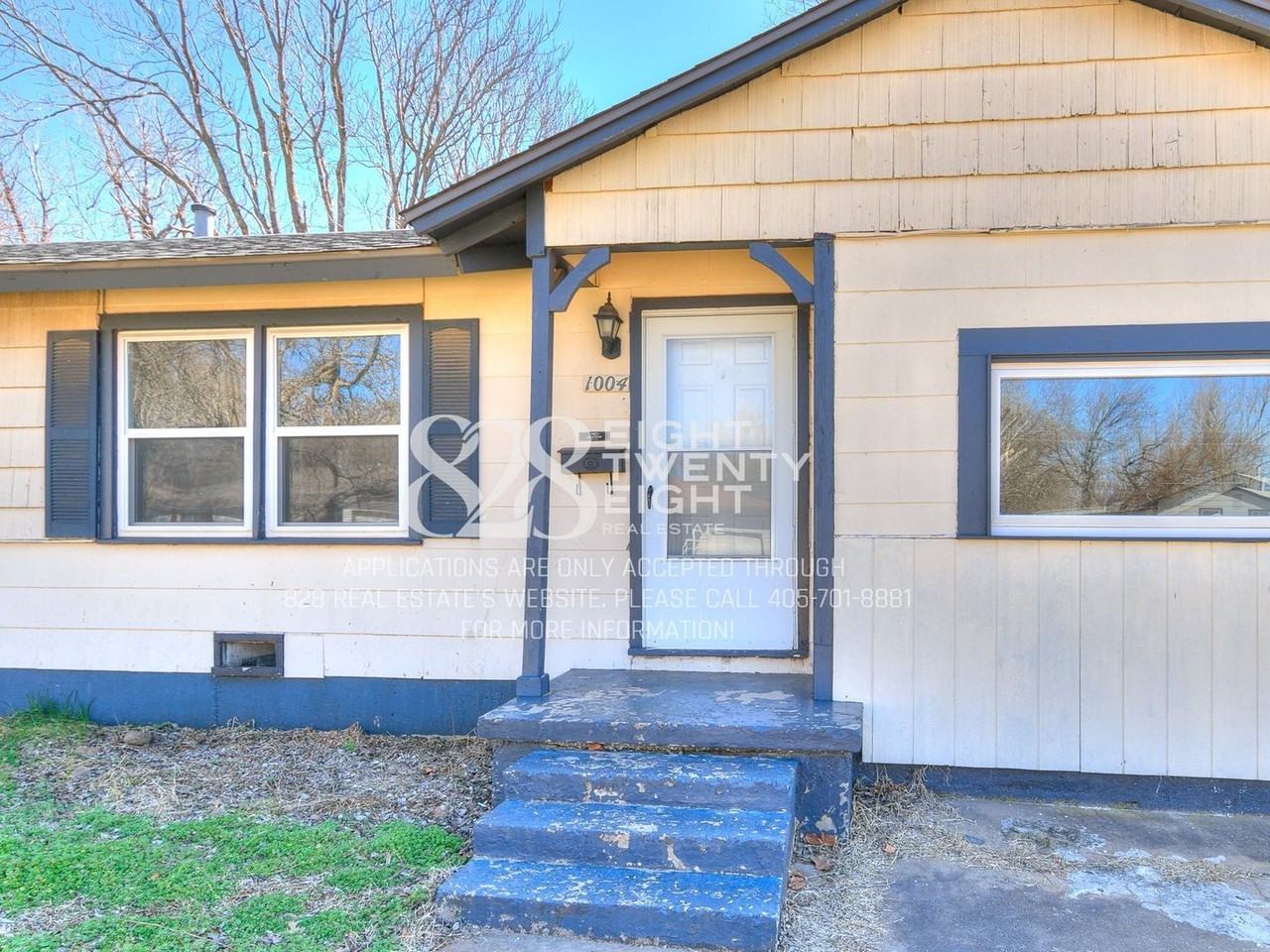 1004 Holly Dr - Photo 4 of 31