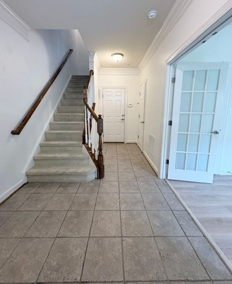 121 Autumn View Dr - Photo 3 of 48