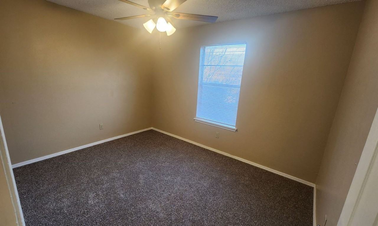 312 N Wilson Ave #C - Photo 7 of 9