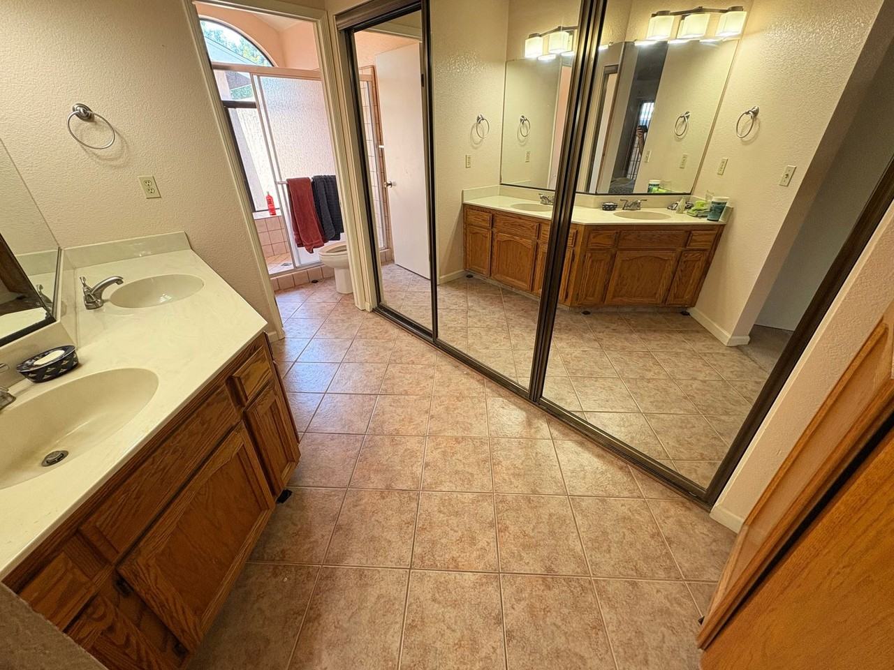 2131 N Tracy St - Photo 7 of 13