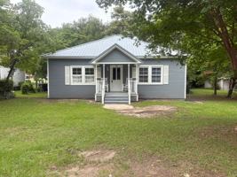 featured image of 211 E Edinborough Ave